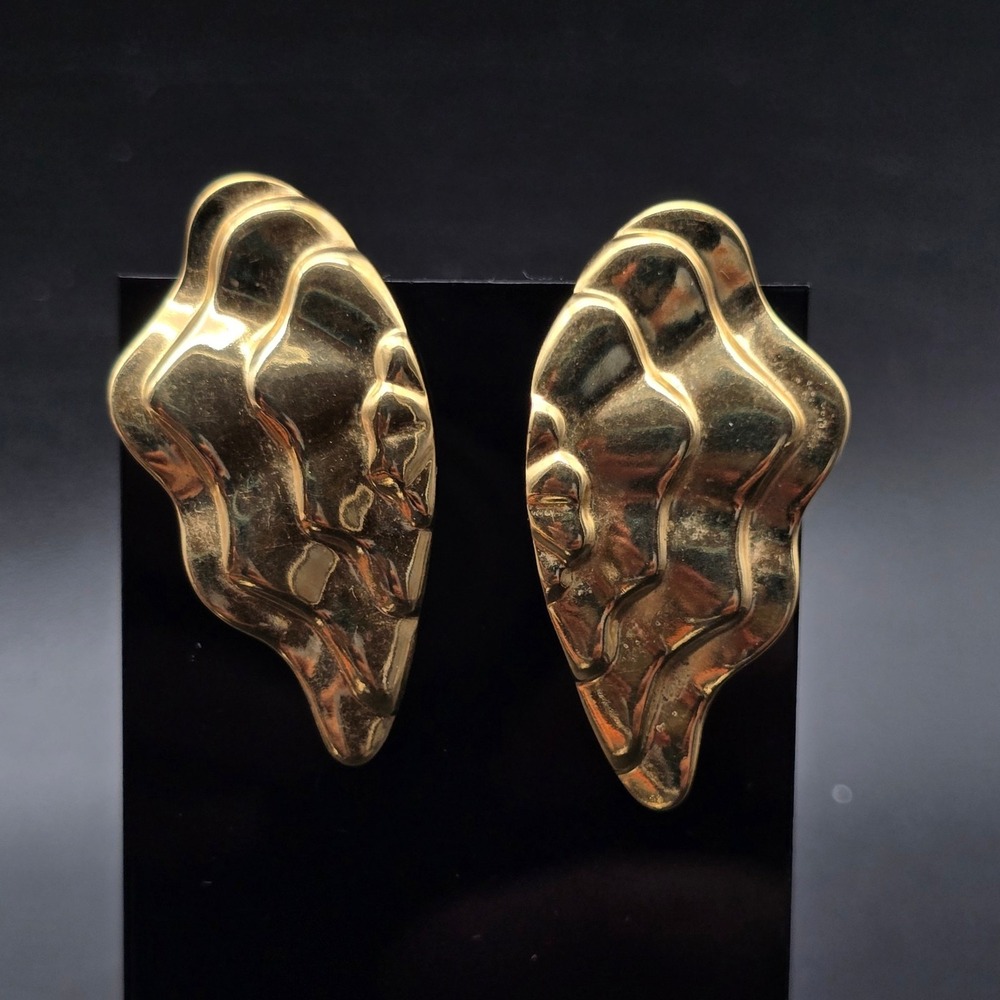 Avon 1989 Enchanted Wings Earrings Gold Tone Butterfly Vintage Jewelry